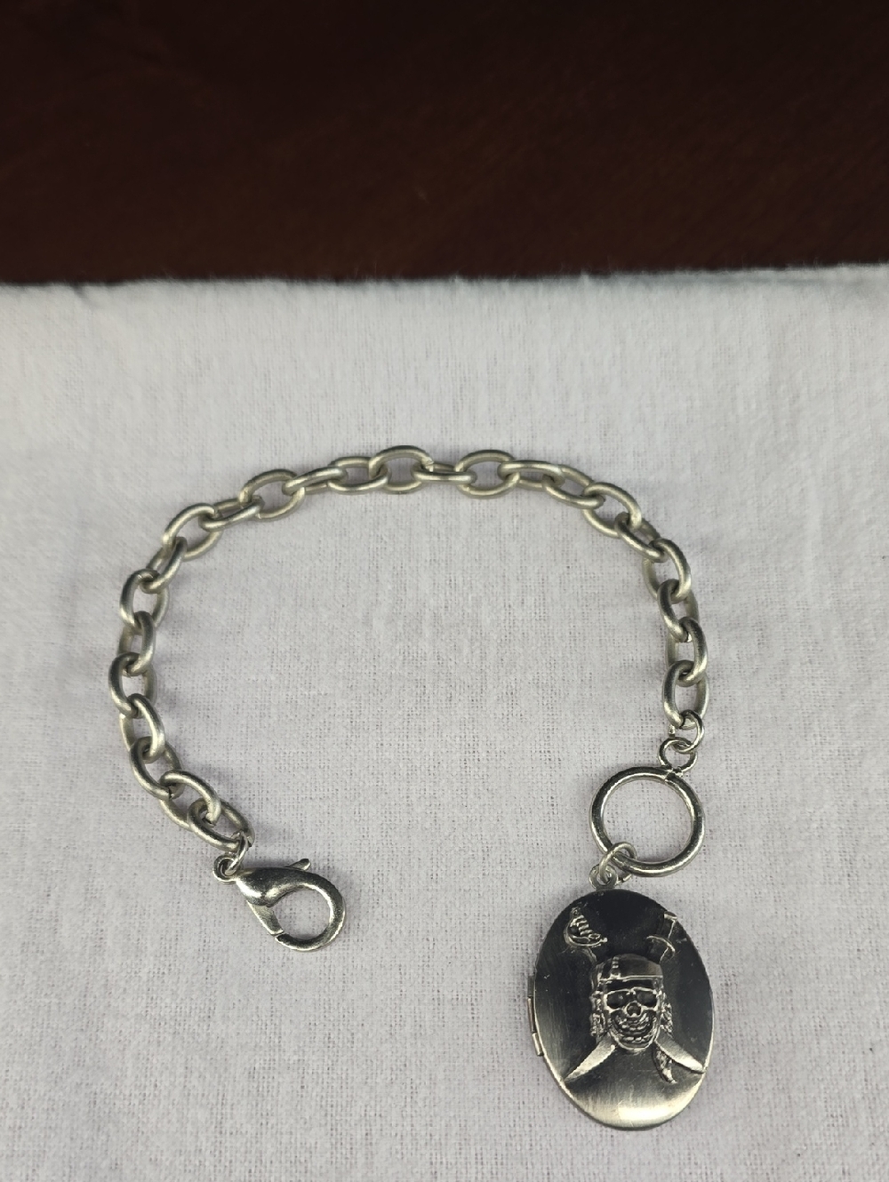 Jack Sparrow Pirates of the Caribbean Skull & Crossed Swords Charm Bracelet